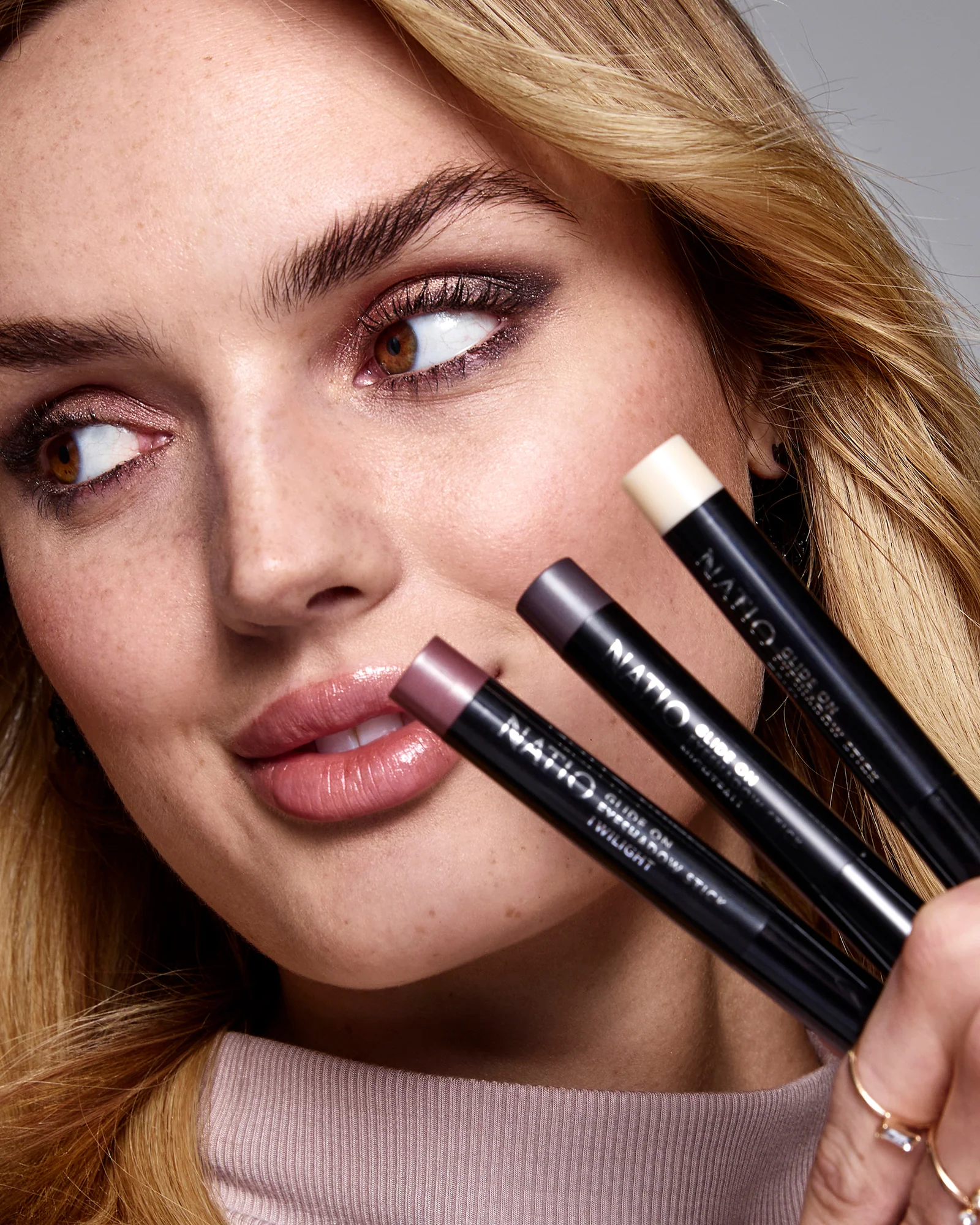 Glide On Eyeshadow Stick Twilight - Image 6